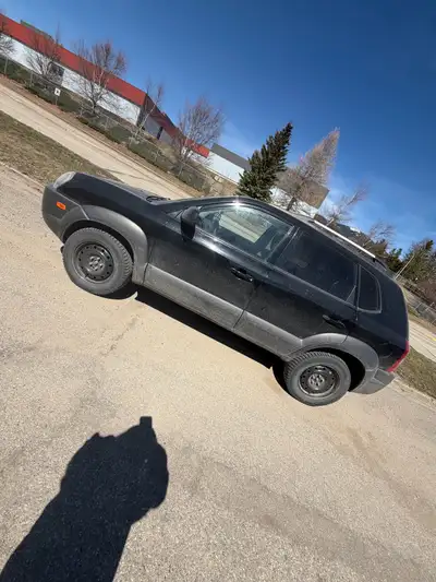 Hey I've got a rust free Hyundai Tuscon V6 4x4. It is in amazing shape, just put new spark plugs in,...