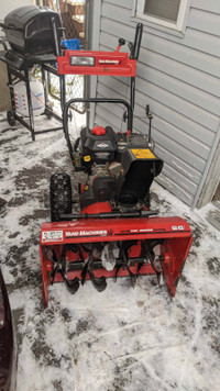 Souffleuse YardMachine 26” 8hp Snowblower Briggs & Stratton