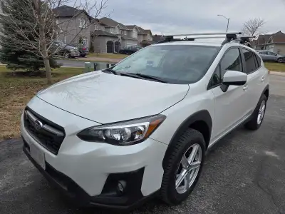 Sporty and versatile compact SUV with 6-speed, Manual transmission, AWD, heated seats, alloy wheels...