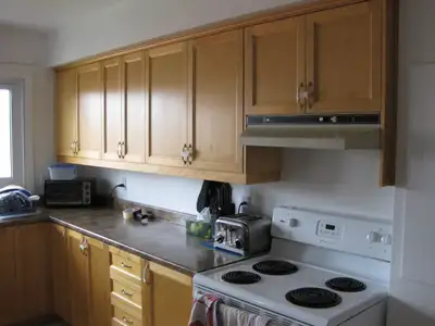 2 BEDROOM APARTMENT, POSSIBILITY OF 3 AVAILABLE NOW 647 rue Dollard, Longueuil, J4K 4M3. 1650$ visit...