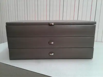 Grand coffre PANDORA jewelery storage box, View more