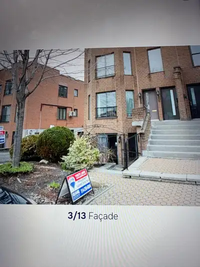 OCCASION Condo rez-de-jardin, complexe de 3 unités , rue peu passante à sens unique. Grande terrasse...
