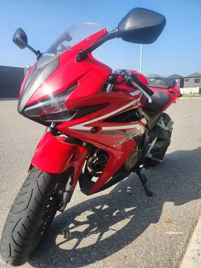 Selling this 2017 Honda CBR500R. Rides very nice. Bike was dropped by the previous owner, damages sh...