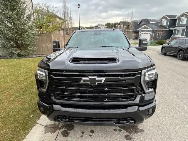 2024 Chevrolet Silverado 2500 HD Midnight True North edition