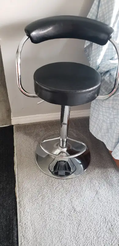 high chair in excellent condition