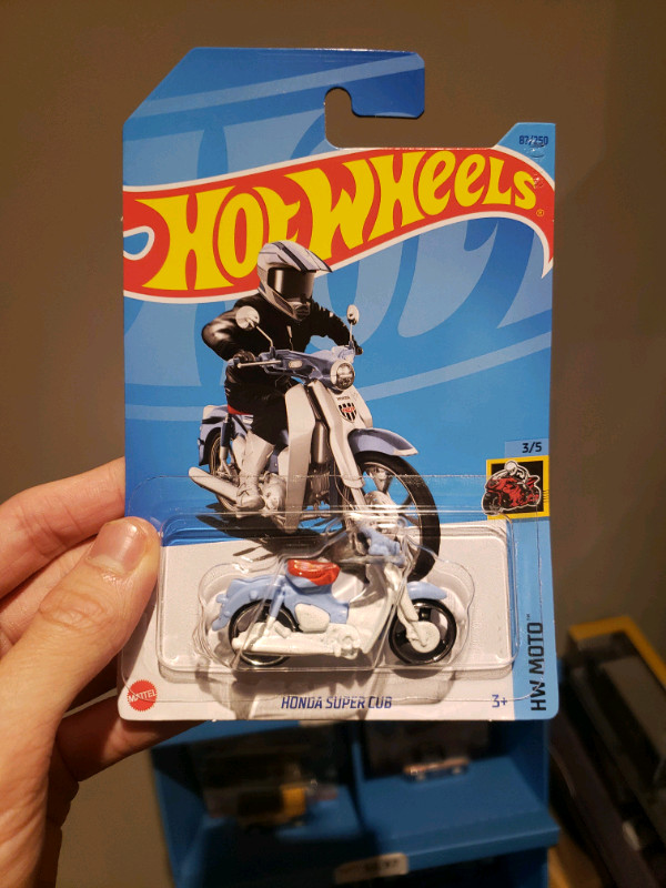 Hot wheels Super Cub Motor Bike light blue Arts & Collectibles