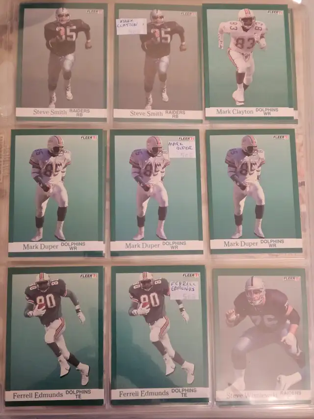 100 FOOTBALL CARD SLEEVES GUESSING OVER 700 CARDS in Arts & Collectibles in Kitchener / Waterloo - Image 2