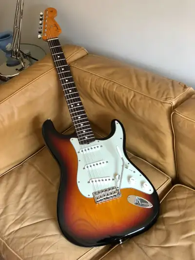 1997 Fender 62’ American Vintage Reissue Stratocaster, View more