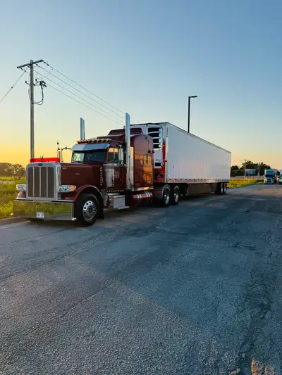 2014 Peterbilt 389 with new Cummins ISX15 550hp 2059 torque drop in motor 3 years ago 352000 miles o...