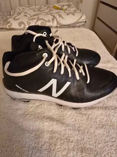 New balance 4040 v5 baseball crampons plastique 10us 80$, View more