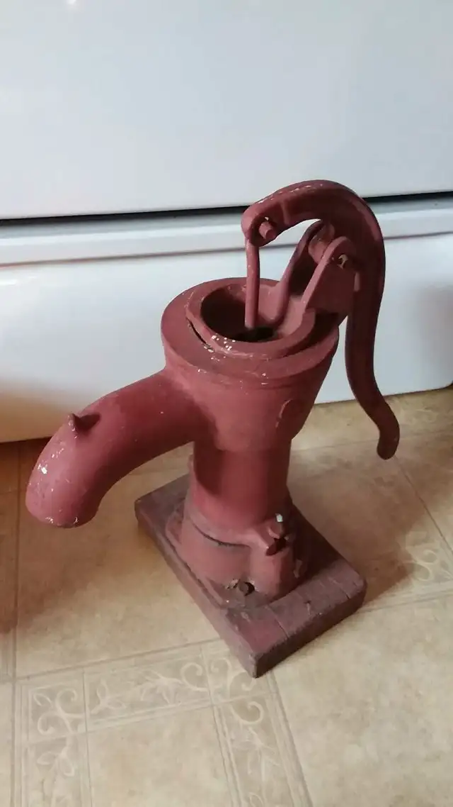 Vintage Water Pump in Arts & Collectibles in Truro - Image 8