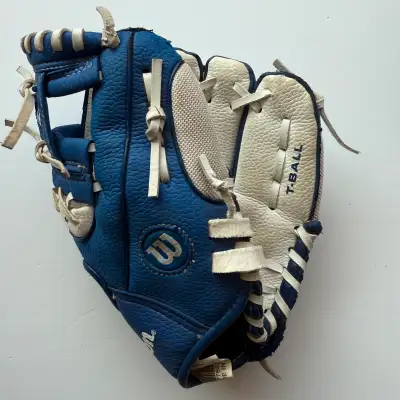 Wilson Blue Jays Kids Baseball Glove T-Ball 10" A02RB16T0R, View more