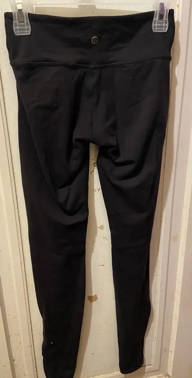 Lululemon Leggings sz4 XSMALL in Women's - Bottoms in City of Toronto - Image 5