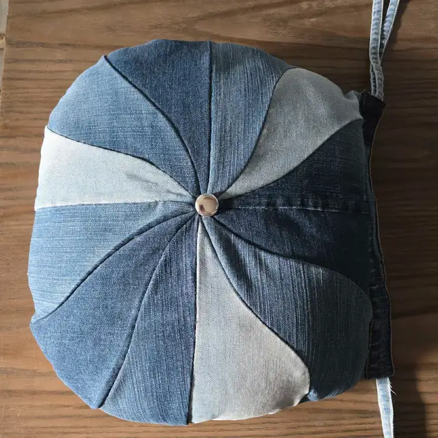 Custom Denim Chair Cushions in Dining Tables & Sets in Kingston - Image 10