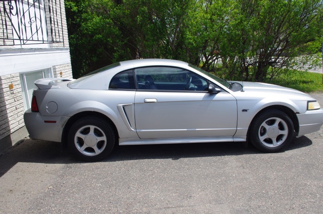 Ford Mustang GT 2000 manuelle — photo 2