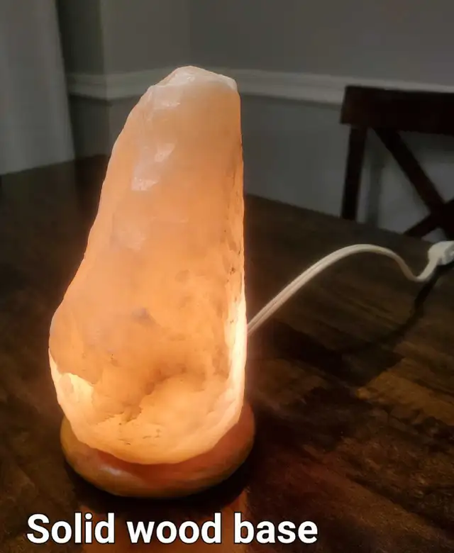 Beautiful Big Himalayan Heavy Salt Lamp - $30 - in Orleans ON  in Indoor Lighting & Fans in Ottawa - Image 6