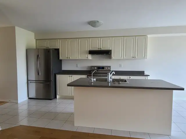 3 Bed 2.5 Bath in West Brant for $2250! in Long Term Rentals in Brantford - Image 2