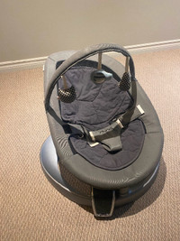Nuna Leaf Baby Seat with Wind accessory