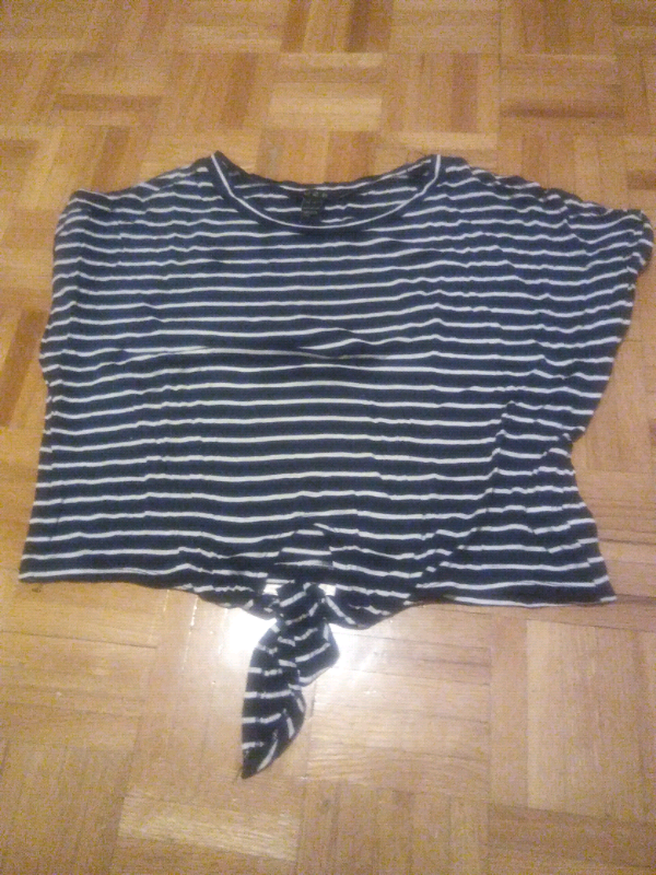 Lot de vêtements jeune fille small in Multi-item in Longueuil / South Shore - Image 4