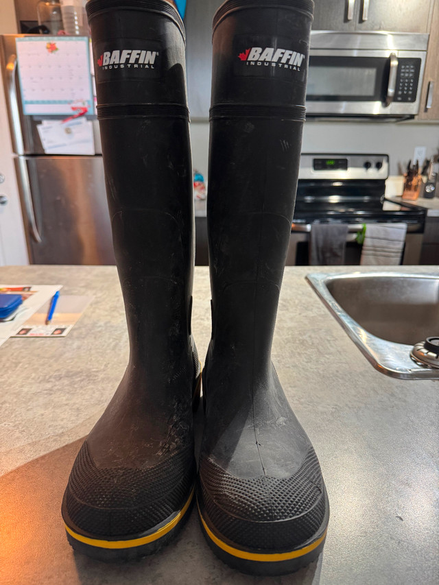 BAFFIN RUBBERS STEEL TOE in Other in Red Deer - Image 2