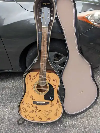 Signed !!! Epiphone DR-100 Acoustic Guitar Epiphone's Most Popular and Affordable Acoustic Signed !!...