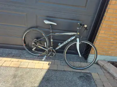 Tuned aluminum Scott Sportster hybrid bicycle, View more