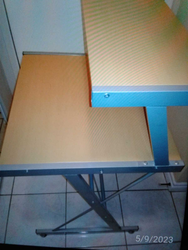 Table for computer or gaming or home office $30 /trade  in Desks in City of Toronto