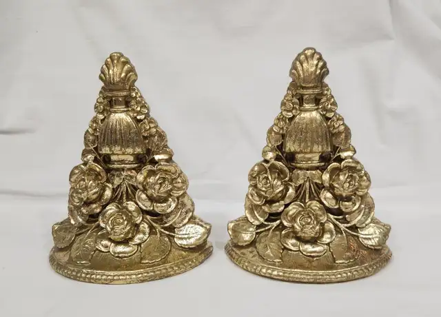 Vintage Plaster Wall Shelf Sconces, Book Ends in Home Décor & Accents in Kitchener / Waterloo - Image 3