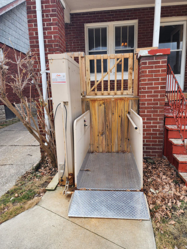 Wheelchair Porch Lifts /Vertical Platform Lift in Other in Windsor Region - Image 4