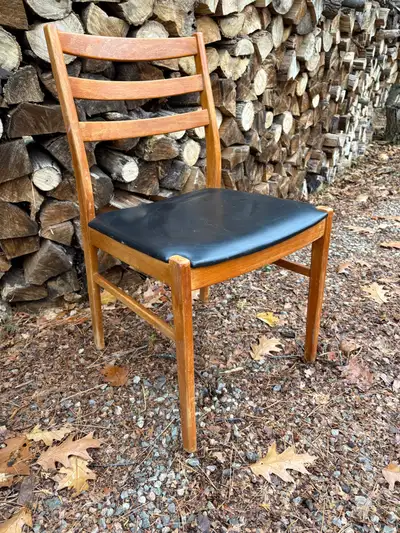 Mid Century Teak Dining / Desk Chair. One only. Excellent vintage condition - sturdy, all joints are...