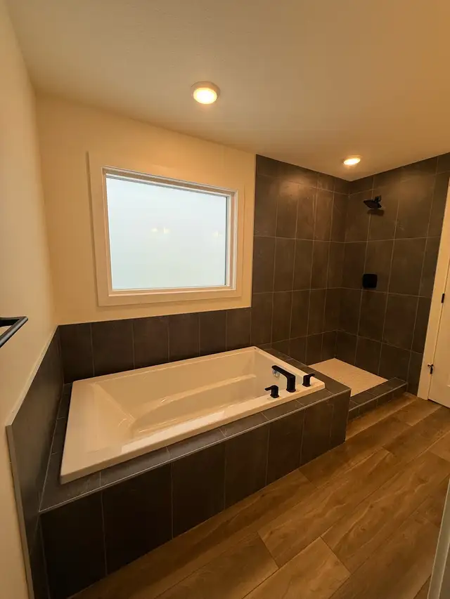 Professional tile installer - Edmonton422963256817756162