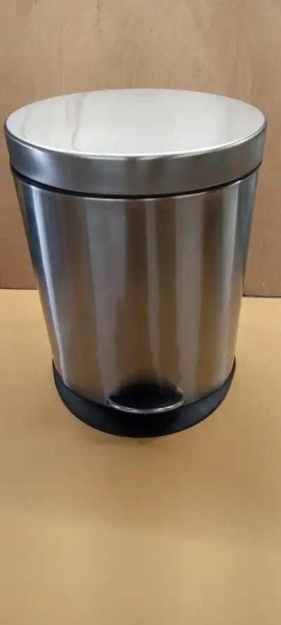 Small step on trash can, View more