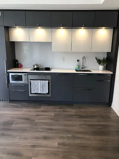 Bachelor Studio Condo Unit near Yonge and College for RENT