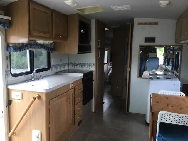 motorisé classe A fleetwood bounder 34 p 1998 in RVs & Motorhomes in Sherbrooke - Image 10