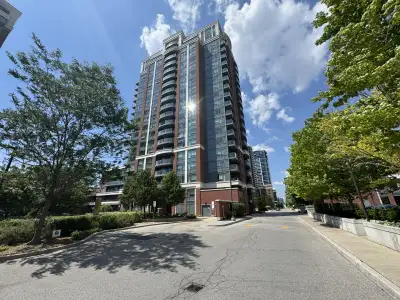 ️ Bright & spacious with 9-ft ceilings + hardwood floors ️ Modern kitchen with granite countertops S...