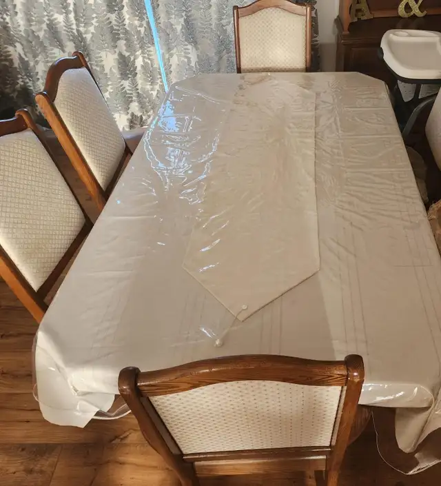 dining set in Dining Tables & Sets in Bedford - Image 3