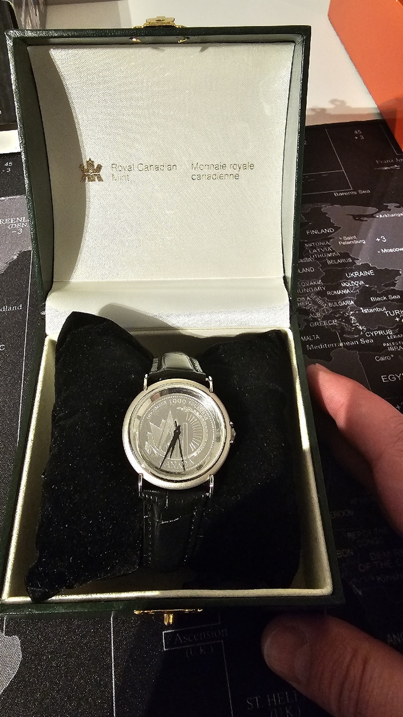 Royal Canadian Mint Watch December 1999 Montre Bijoux et montres