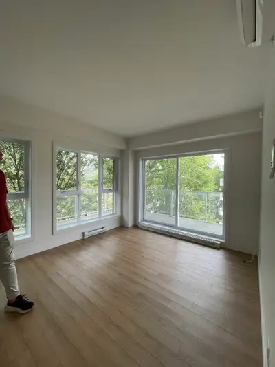 Cession de bail – 3 1/2 semi-meublé dans le complexe La Suite Je cède mon bail pour un charmant 3 1/...