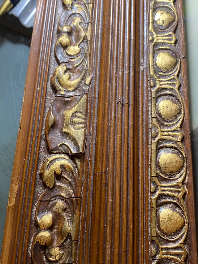 Antique Picture Family Frame Carved Wood & Convex Glass in Arts & Collectibles in Vancouver - Image 9