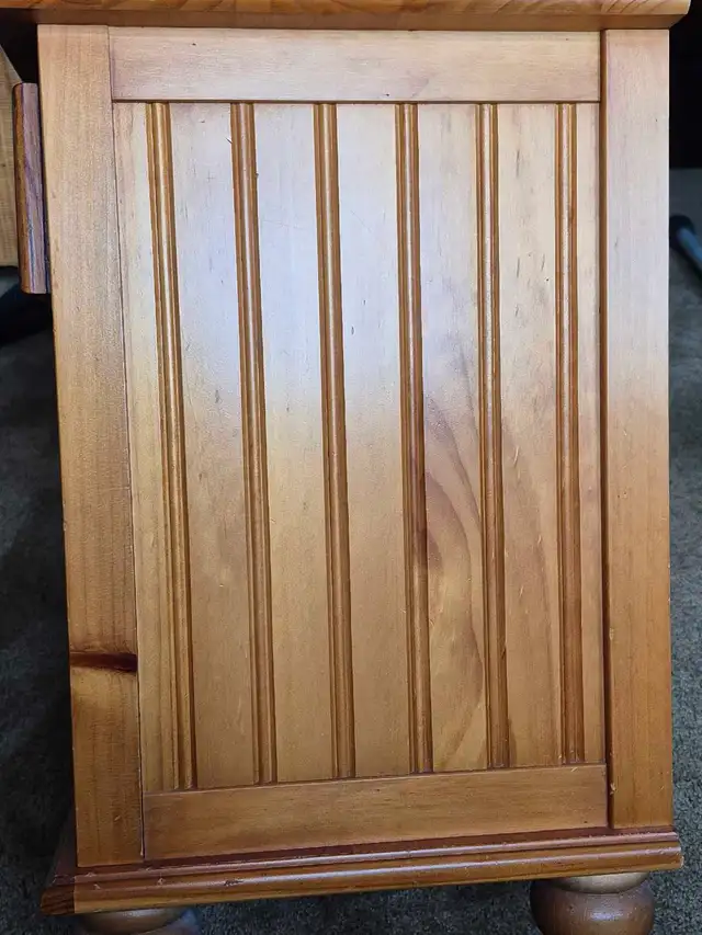 Stanley Solid Wood Dresser and Night Table set in Dressers & Wardrobes in Mississauga / Peel Region - Image 8