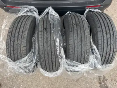 4 Michelin Primacy All Season 225/65 R17 102 H Tires for sale. Good Condition $100 for each tire.