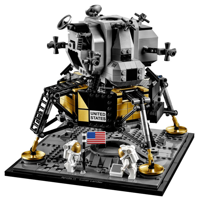 LEGO CREATOR EXPERT 10266 NASA APOLLO 11 LUNAR LANDER NEW SEALED in Toys & Games in Edmonton - Image 4