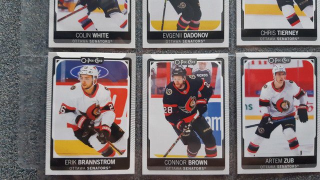 2021-22 O-PEE-CHEE Ottawa Senators Complete team with Rookies dans Art et objets de collection  à Lévis - Image 4