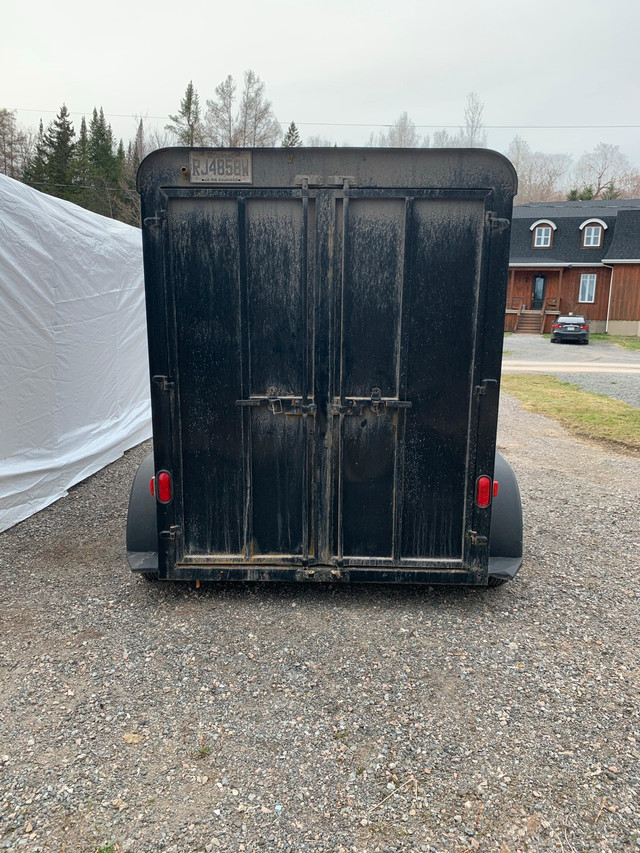 location trailler à cheval dans Chevaux et poneys à adopter  à Ville de Québec - Image 2