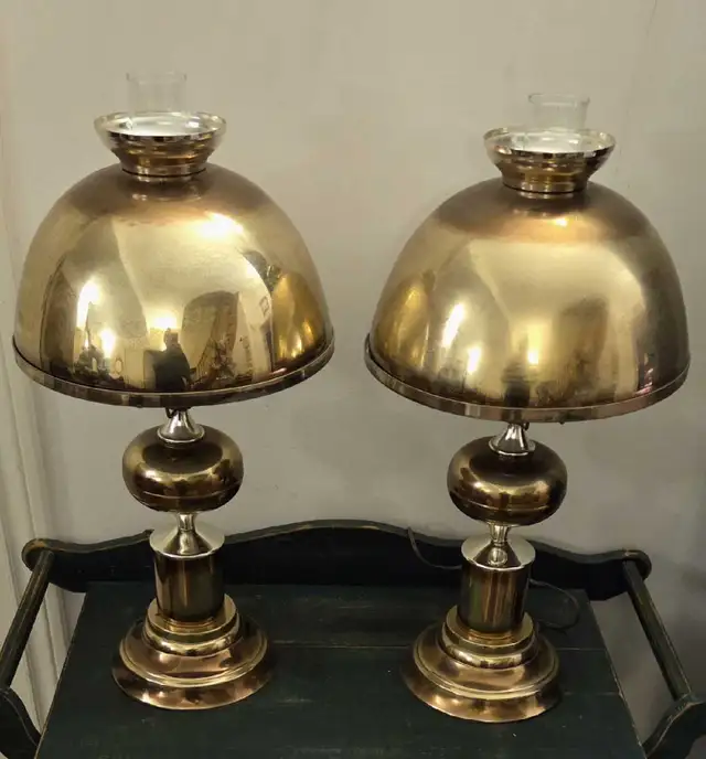 Pair of VTG Brass Hurricane Table Lamp / Art Deco Inspired 70s in Indoor Lighting & Fans in City of Toronto - Image 5