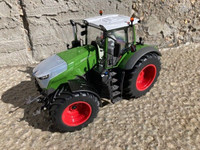 1/32 FENDT 1046 Farm Toy Tractor