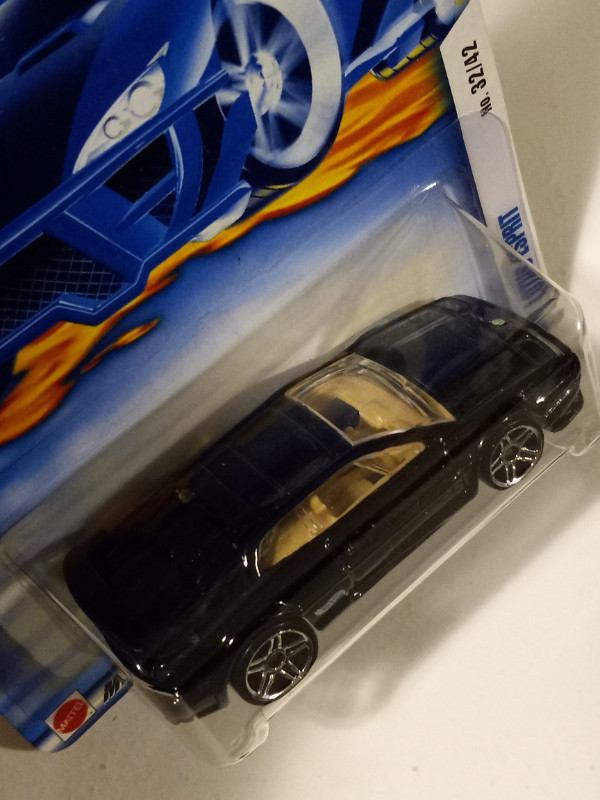 Hot Wheels Lotus Esprit 2002 First Edition Rare PR5 Wheels in Toys & Games in Trenton - Image 2