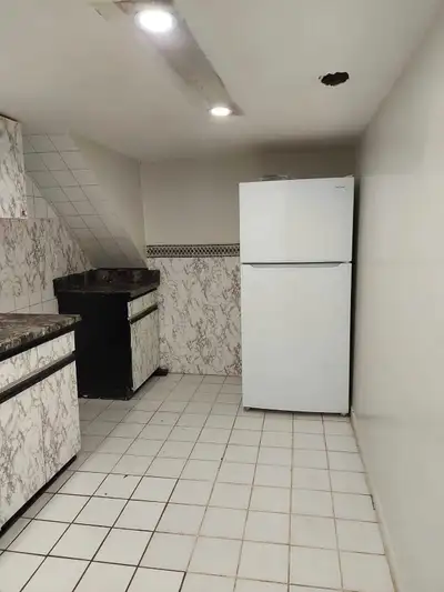 1 bedroom Basement apartment for rent Dufferin and bloor