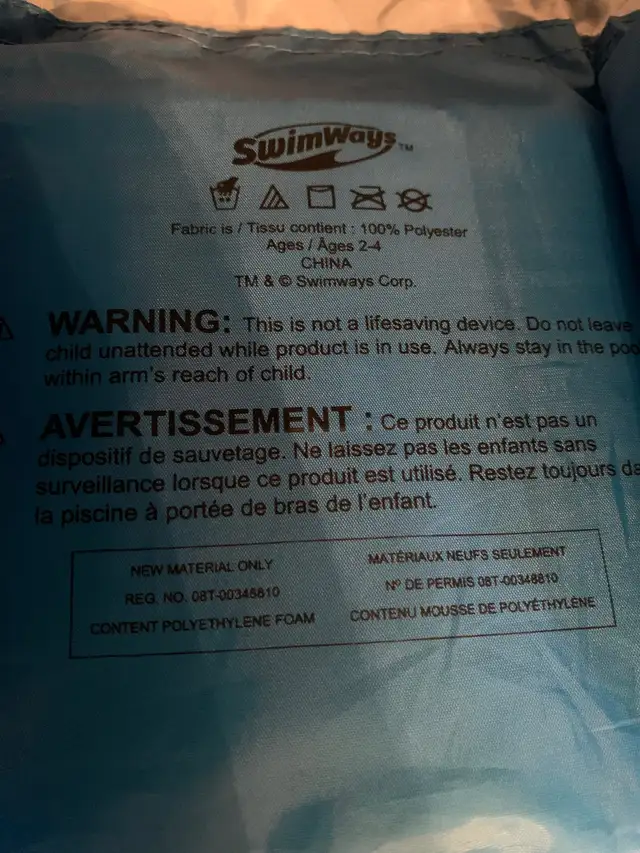 Toddler Life Jackets. in Clothing - 2T in Calgary - Image 6