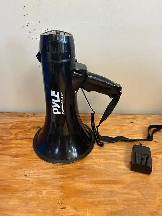 Pyle Megaphone461431746279526400
